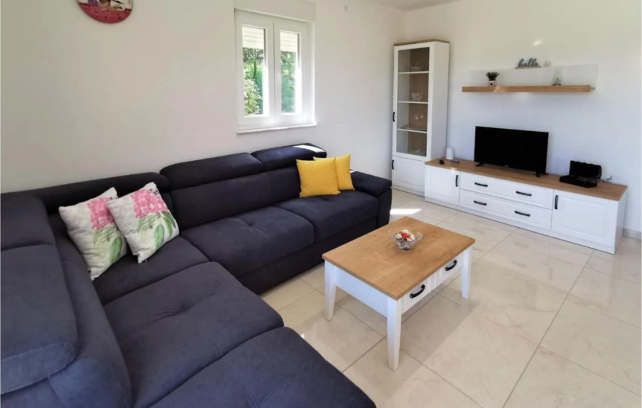 Cozy Home In Risika With Wifi